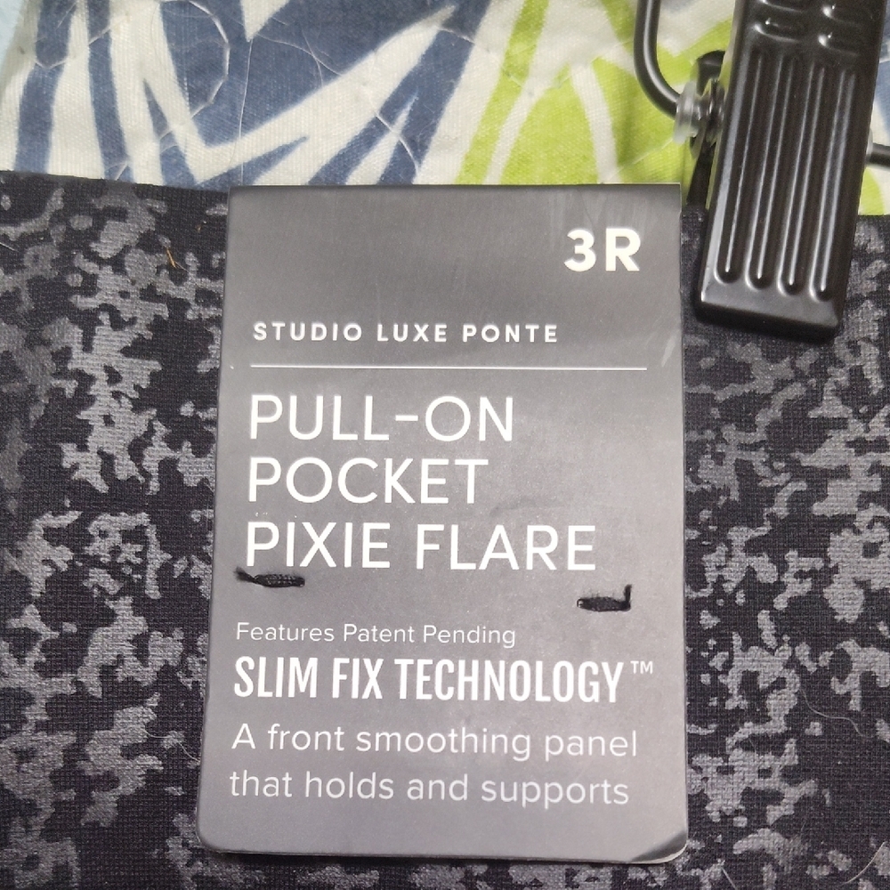 Black Patterned Wide-Leg Pants - Picture 2 of 9